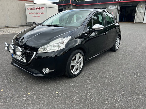 Peugeot 208 2 of 26