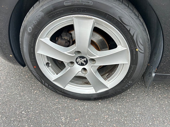 Peugeot 208 16 of 26