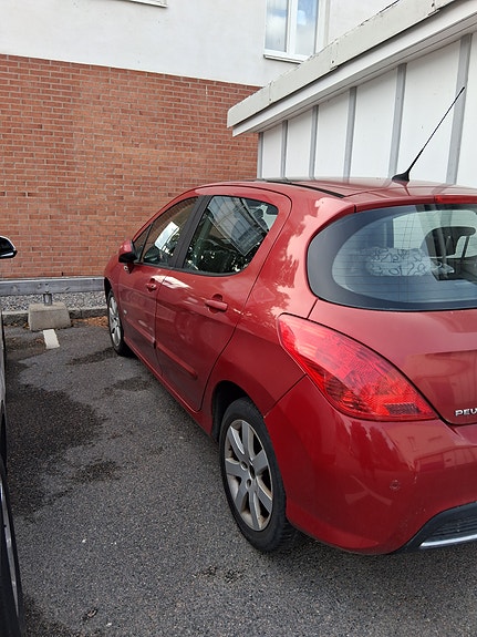 Peugeot 308 3 of 3