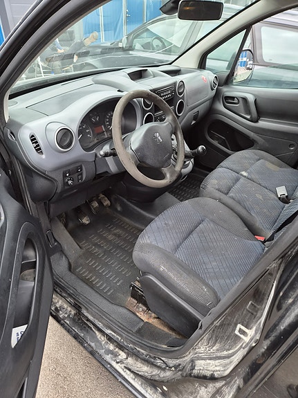 Peugeot Partner 7 of 9