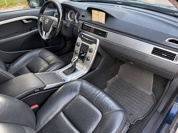 Volvo XC70 14 of 26