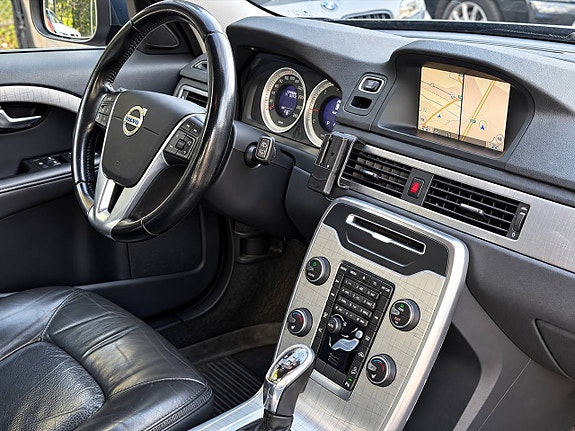 Volvo XC70 15 of 26