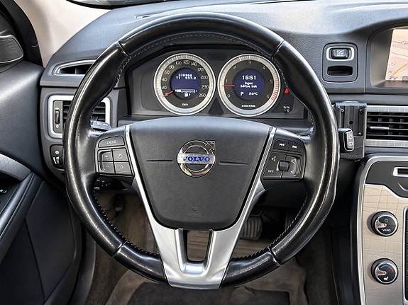 Volvo XC70 20 of 26
