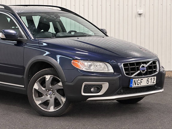 Volvo XC70 3 of 26