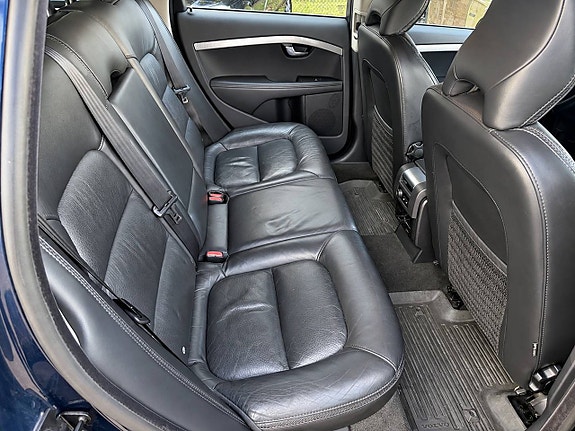 Volvo XC70 17 of 26