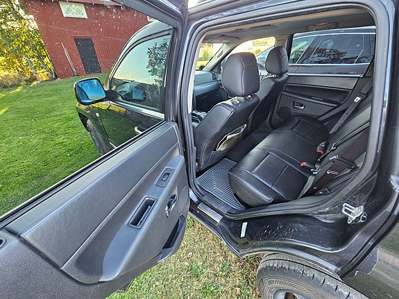 Jeep Grand Cherokee 8 of 13