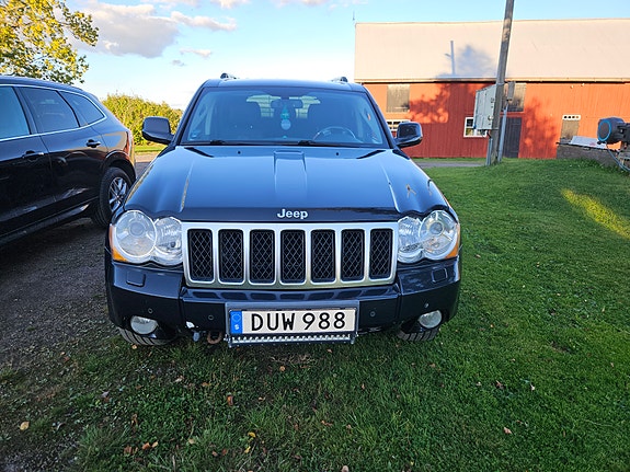 Jeep Grand Cherokee 3 of 13