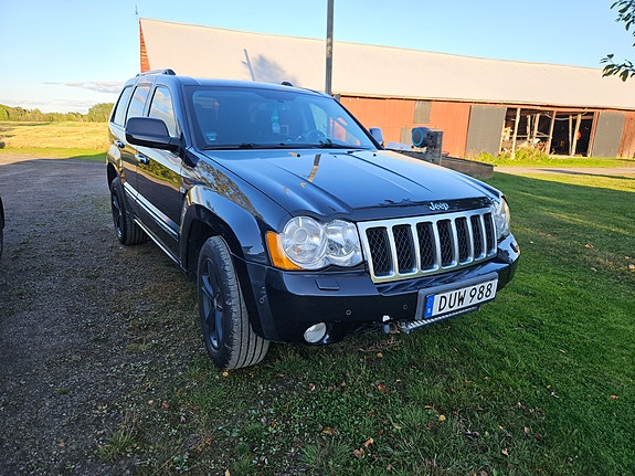 Jeep Grand Cherokee 2 of 13