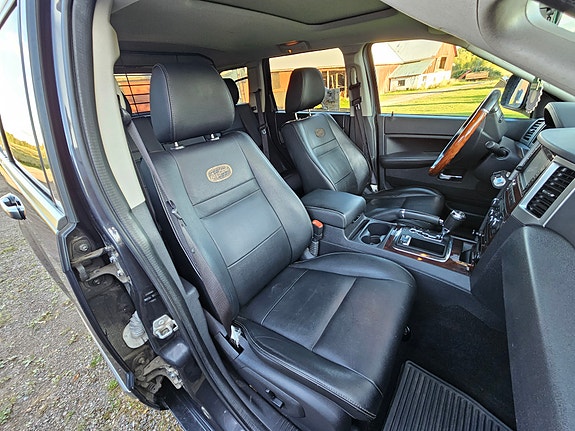 Jeep Grand Cherokee 9 of 13