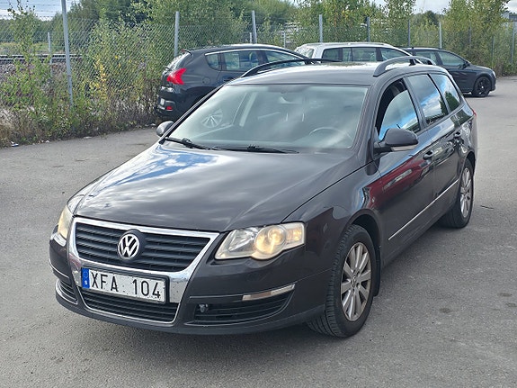 Volkswagen Passat 3 of 17