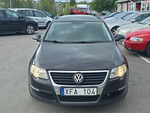 Volkswagen Passat 4 of 17