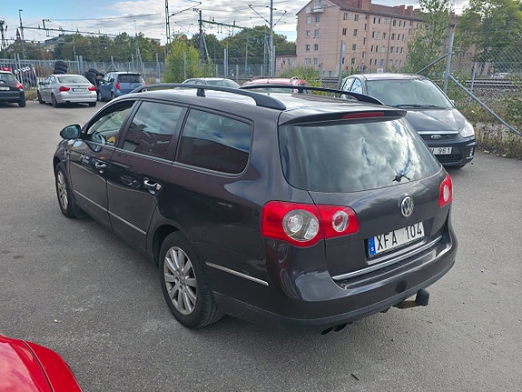Volkswagen Passat 7 of 17