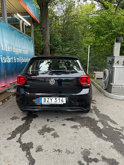 Volkswagen Polo 2 of 11