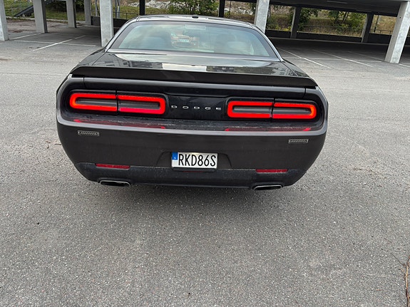 Dodge Challenger 3 of 16