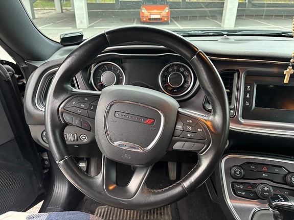 Dodge Challenger 9 of 16