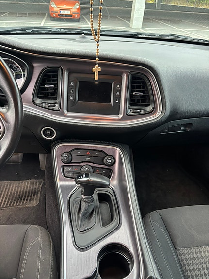 Dodge Challenger 10 of 16