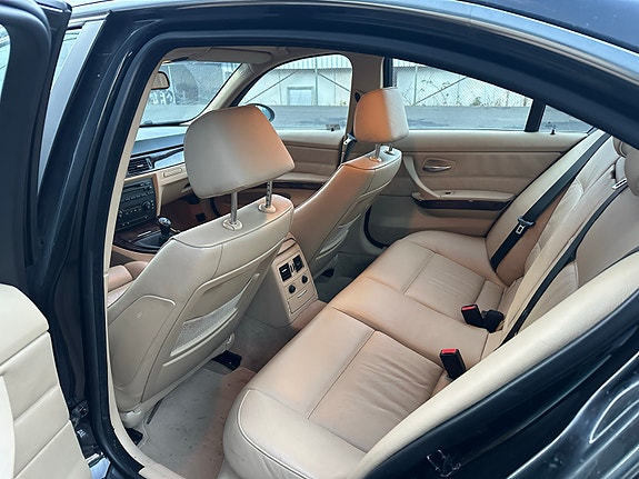 BMW 325i 6 of 6