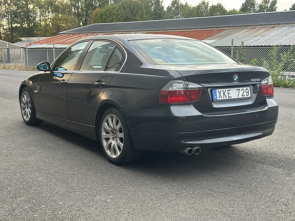BMW 325i 3 of 6