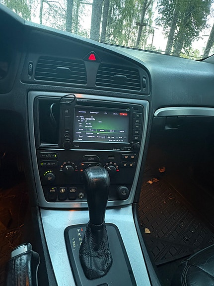 Volvo V70 6 of 8