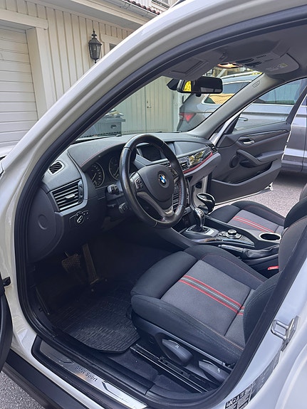 BMW X1 4 of 7