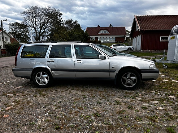 Volvo XC70 5 of 11