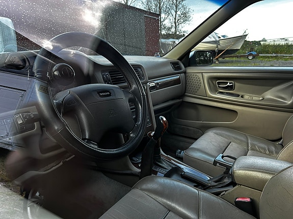 Volvo XC70 7 of 11