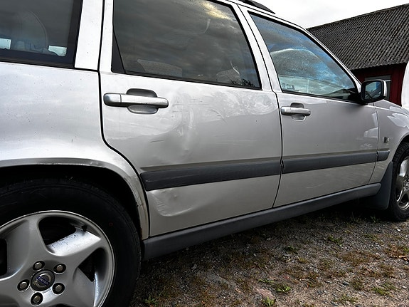 Volvo XC70 6 of 11