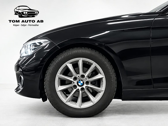 BMW 118i 3 of 30