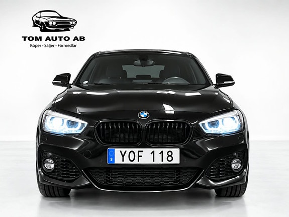 BMW 118i 2 of 30