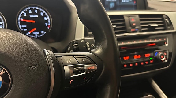 BMW 118i 22 of 30