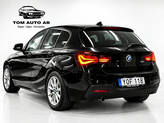 BMW 118i 4 of 30