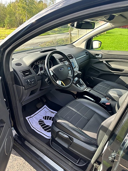 Ford Kuga 5 of 6