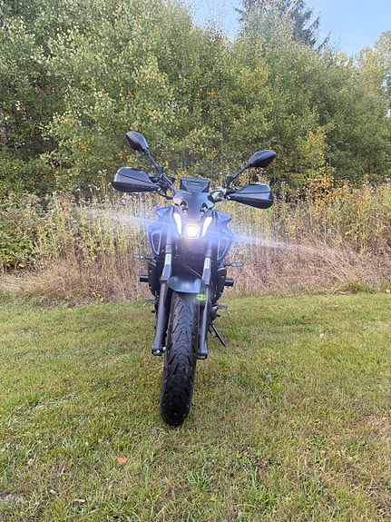 Yamaha MT-07 4 of 9