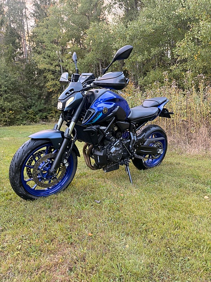 Yamaha MT-07 2 of 9