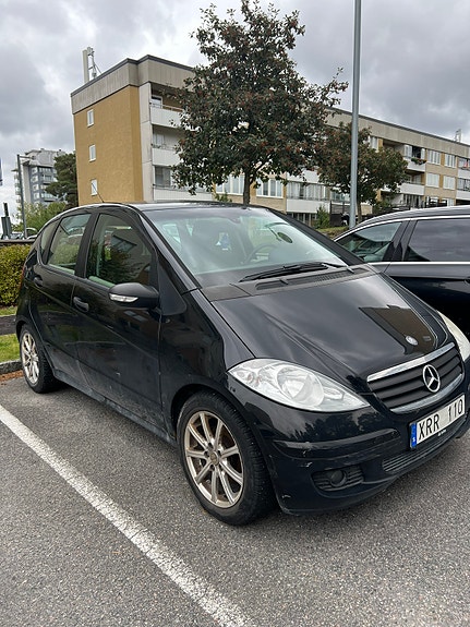 Mercedes-Benz A150 2 of 10