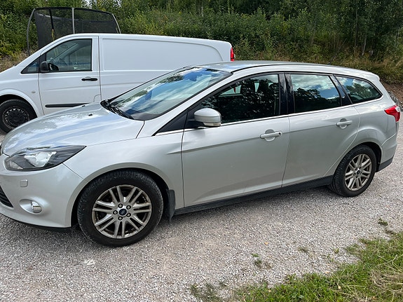 Ford Focus 2 of 6