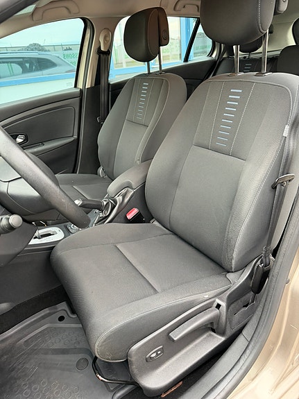 Renault Megane 12 of 15