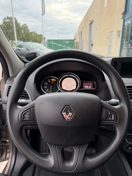 Renault Megane 8 of 15