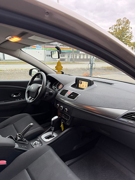 Renault Megane 9 of 15