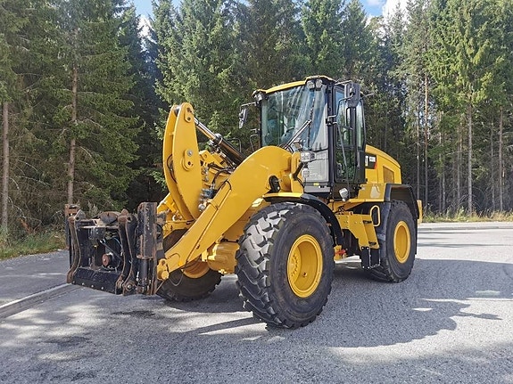 CAT 930M 2 of 19