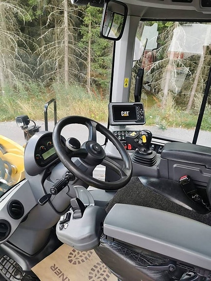 CAT 930M 5 of 19