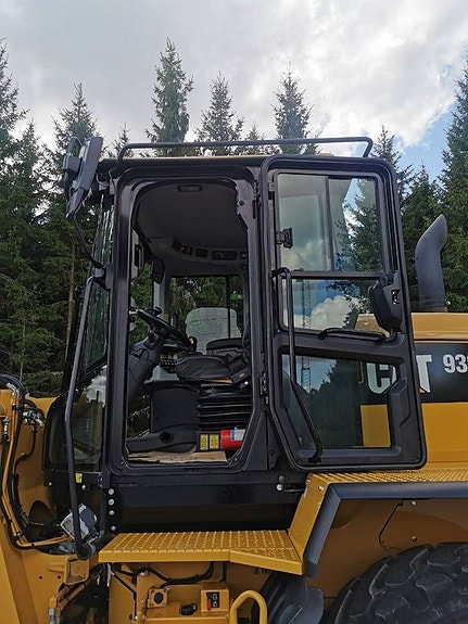 CAT 930M 11 of 19
