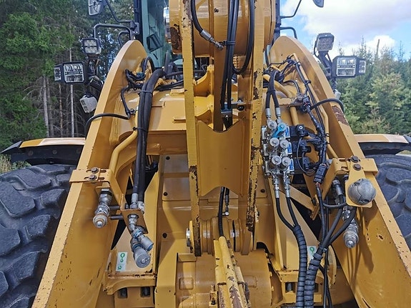 CAT 930M 15 of 19