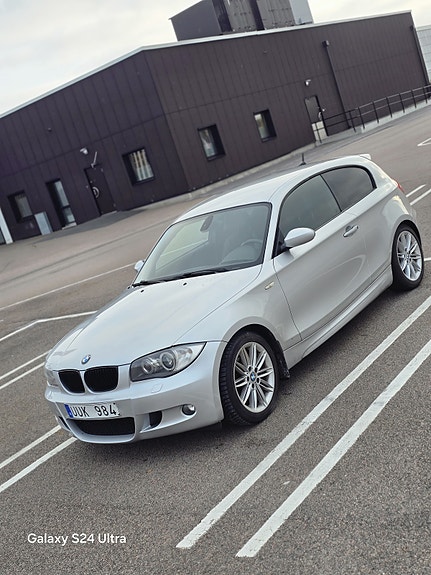 BMW 118d 3 of 5