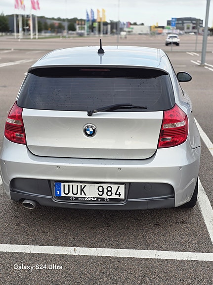 BMW 118d 4 of 5
