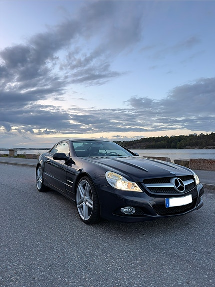 Mercedes-Benz SL350 5 of 8