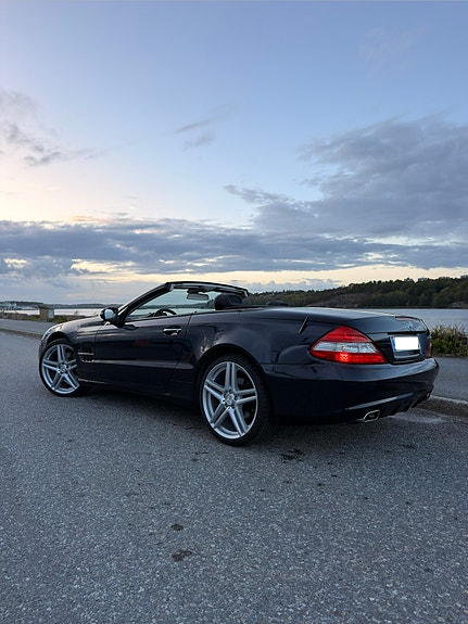 Mercedes-Benz SL350 3 of 8