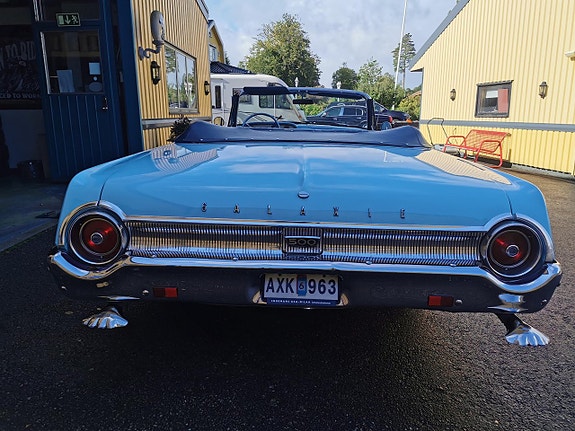 Ford Galaxie 12 of 12