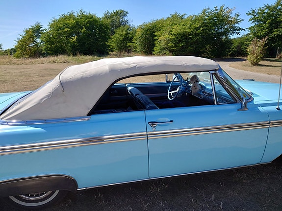 Ford Galaxie 3 of 7