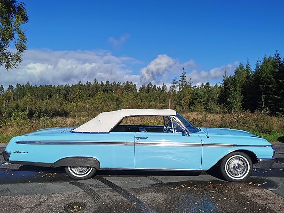 Ford Galaxie 6 of 12